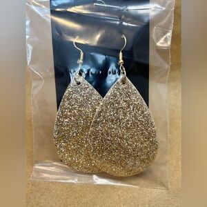 #443
Gold Glitter Dangle Water-Drop Earrings 💧💧